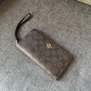 Coach Large Phone Wallet Signature Canvas Brown Black Wristlet F73418 NWT